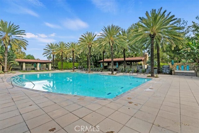 Building Photo - 55 Fuchsia