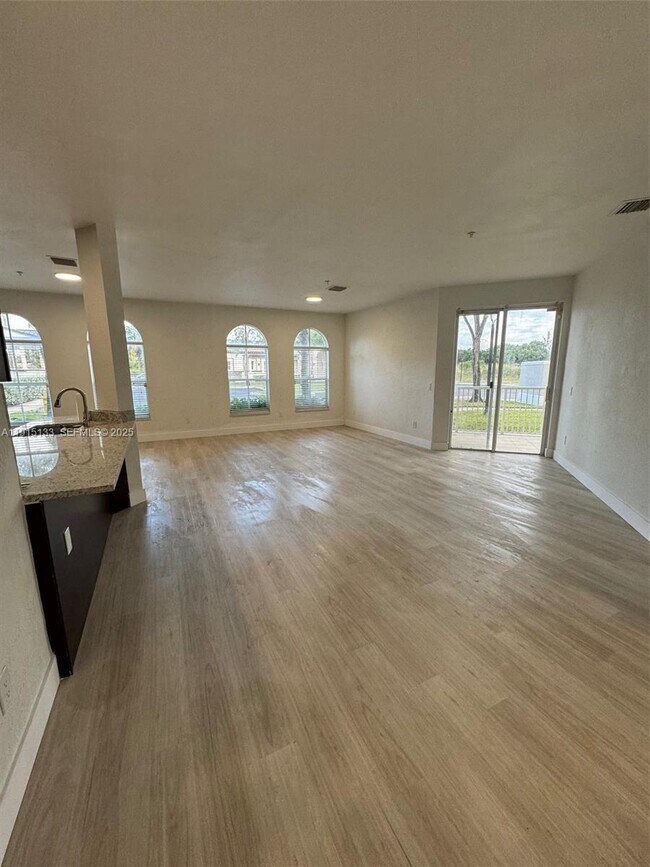 Building Photo - 4381 SW 160th Ave