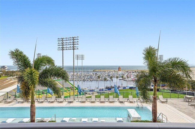 Building Photo - 301 1st St S