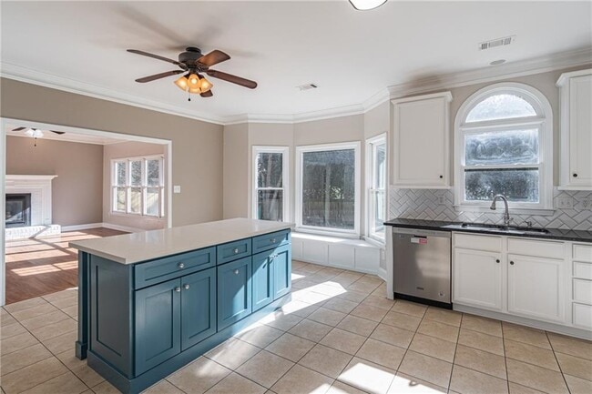 Building Photo - 3147 Crestmont Way NW