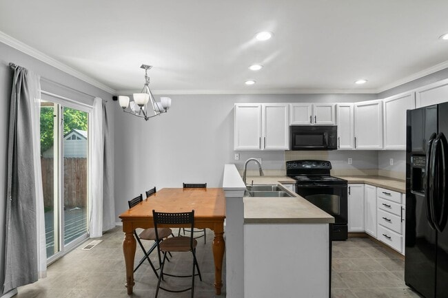 Building Photo - 3 Bedroom, 2.5 Bathroom 2 Story House