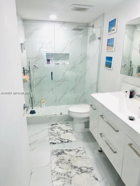 Building Photo - 1750 N Bayshore Dr