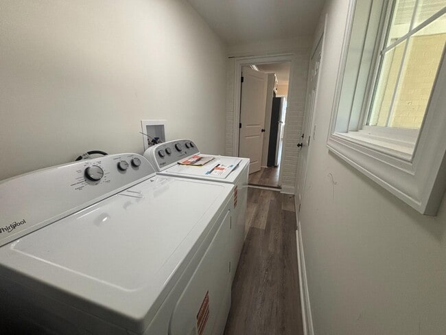 Building Photo - 500 Jackson Ln