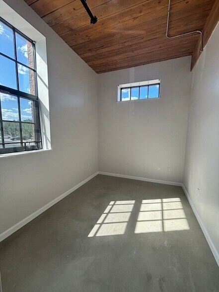 Building Photo - 88 Gerrish Ave