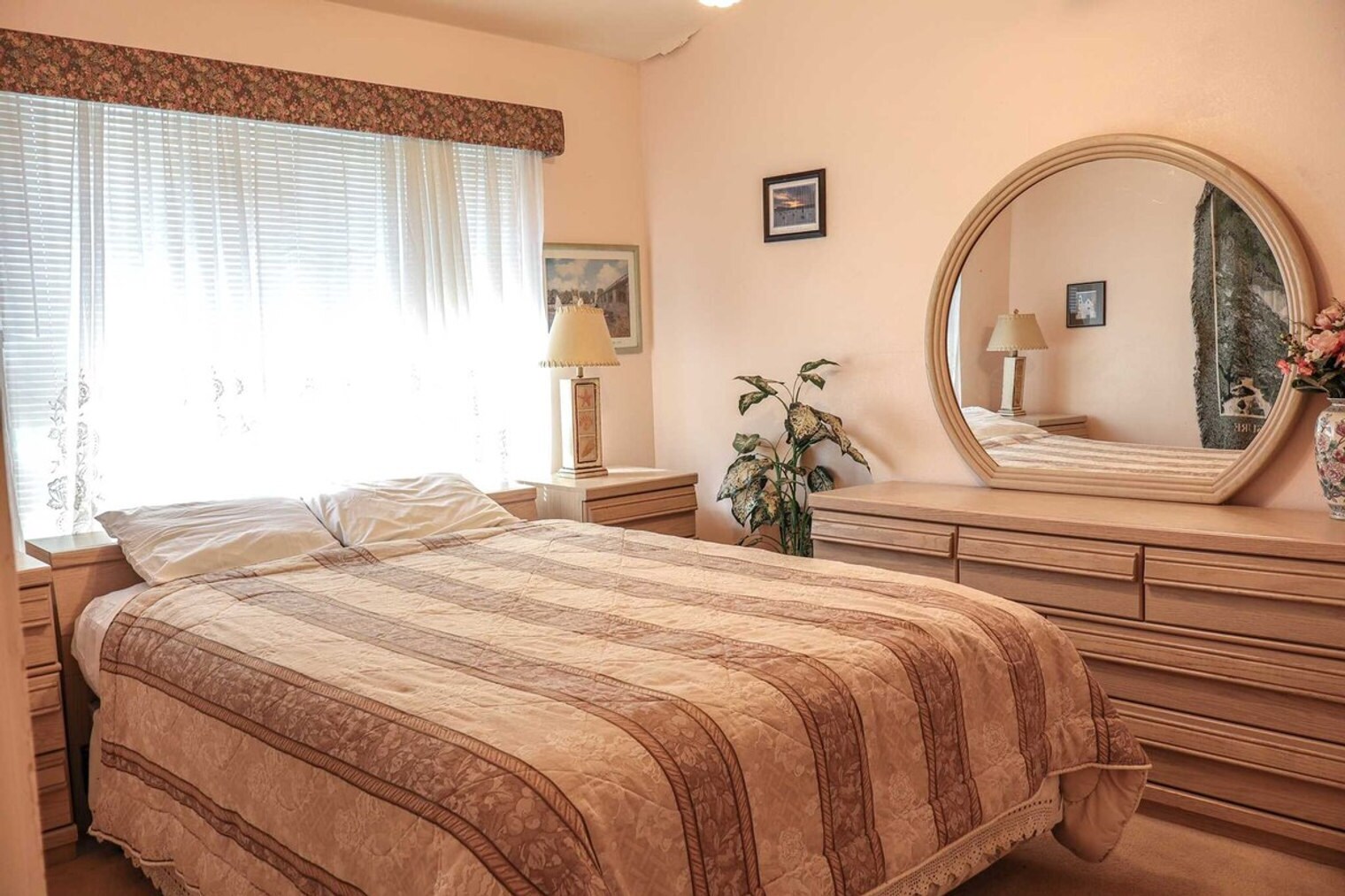 Building Photo - 108 E Campeche St