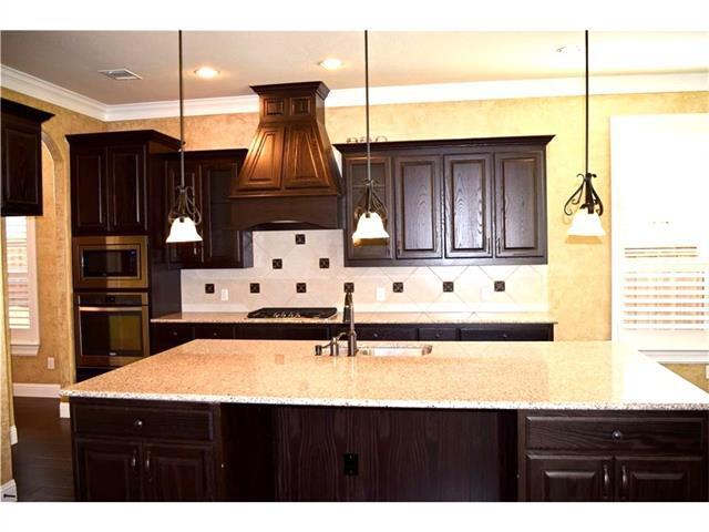 Building Photo - 115 Oakwood Ln