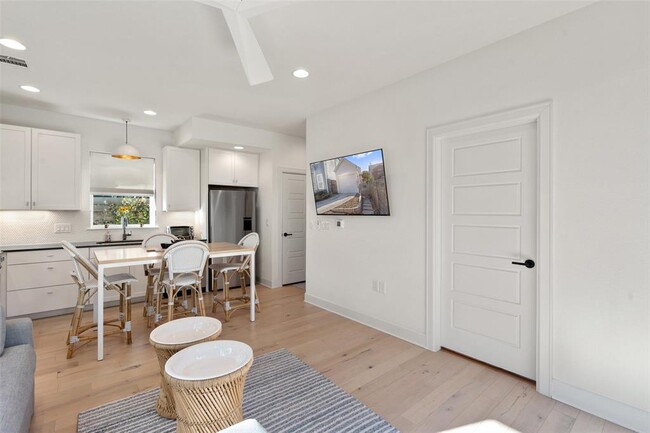 Building Photo - 209 Ben Howell Dr