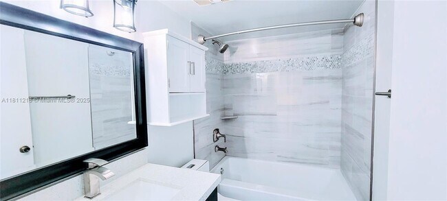 Building Photo - 9977 Westview Dr
