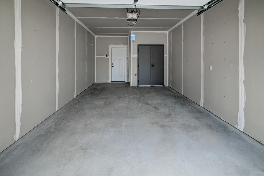 Building Photo - 2908 Radicchio Dr