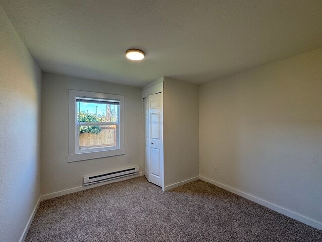 Building Photo - Central Tacoma 3-bedroom Rambler!