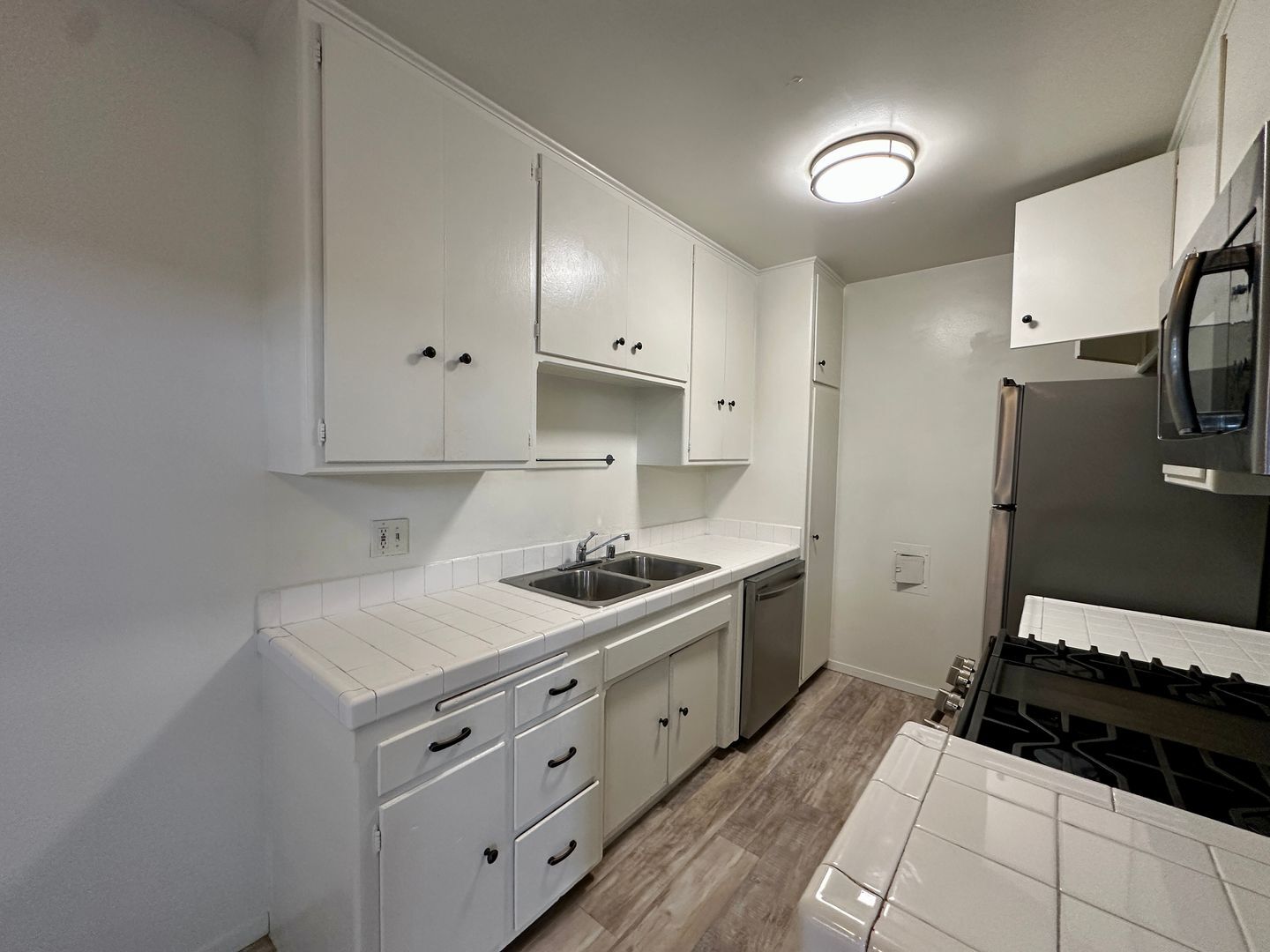 Building Photo - 12301-12307 Pacific Ave