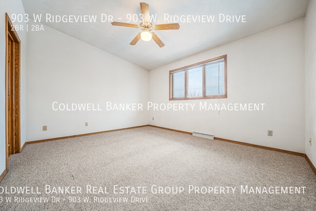 Building Photo - 903 W Ridgeview Dr