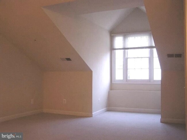 Building Photo - 8849 Ashgrove House Ln