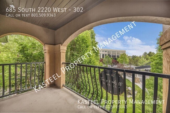 Building Photo - 685 S 2220 W