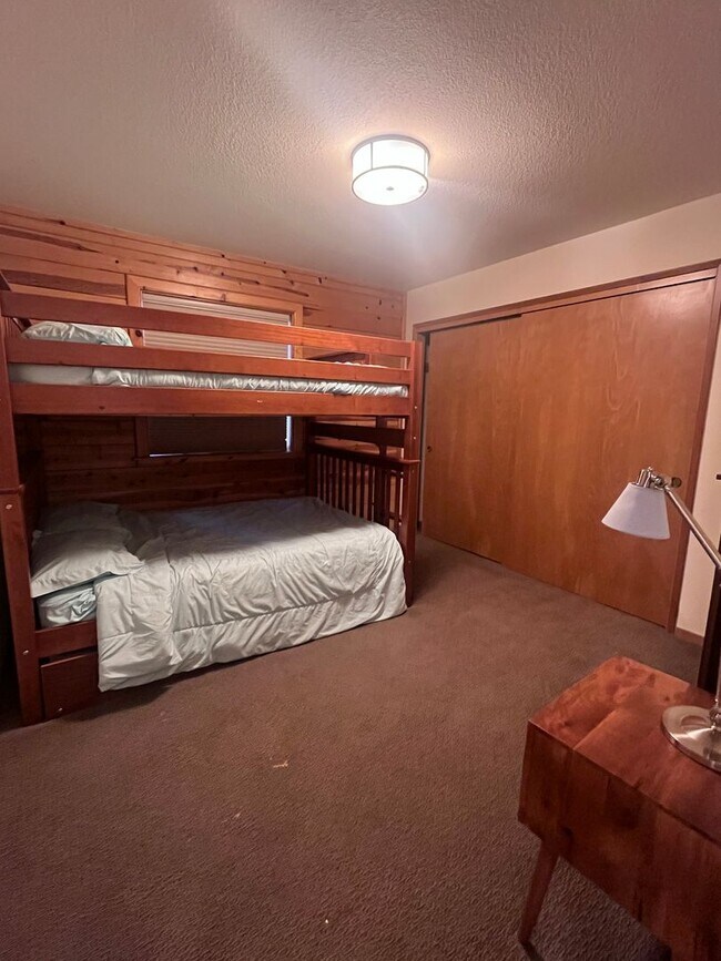 Building Photo - Long Term Lease in Tahoe Donner