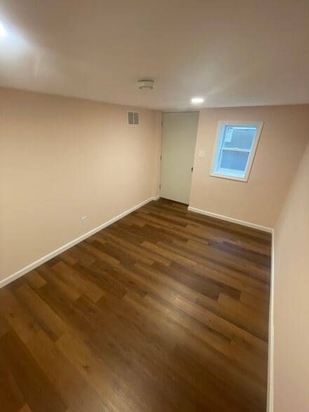 Building Photo - 209 Central Park Rd