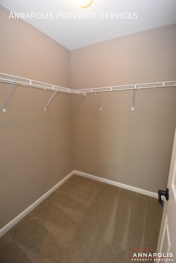Building Photo - 402 St Martins Choice Ln