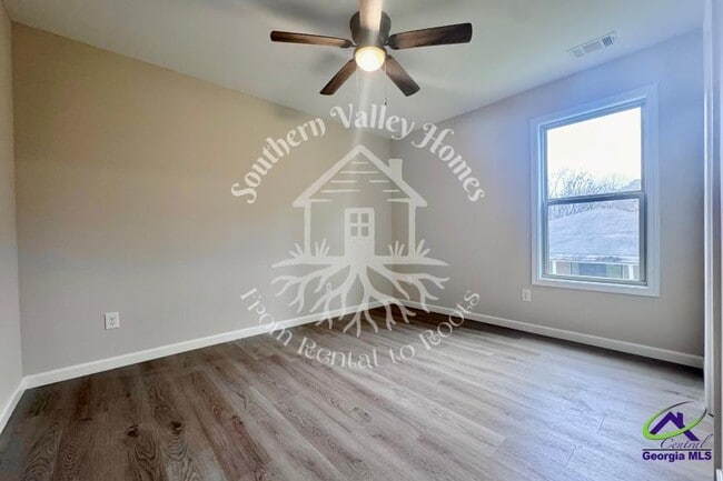 Building Photo - 308 Woodland Dr