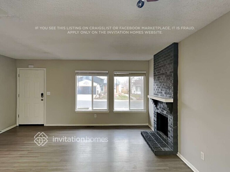 Building Photo - 4142 S Laredo Way