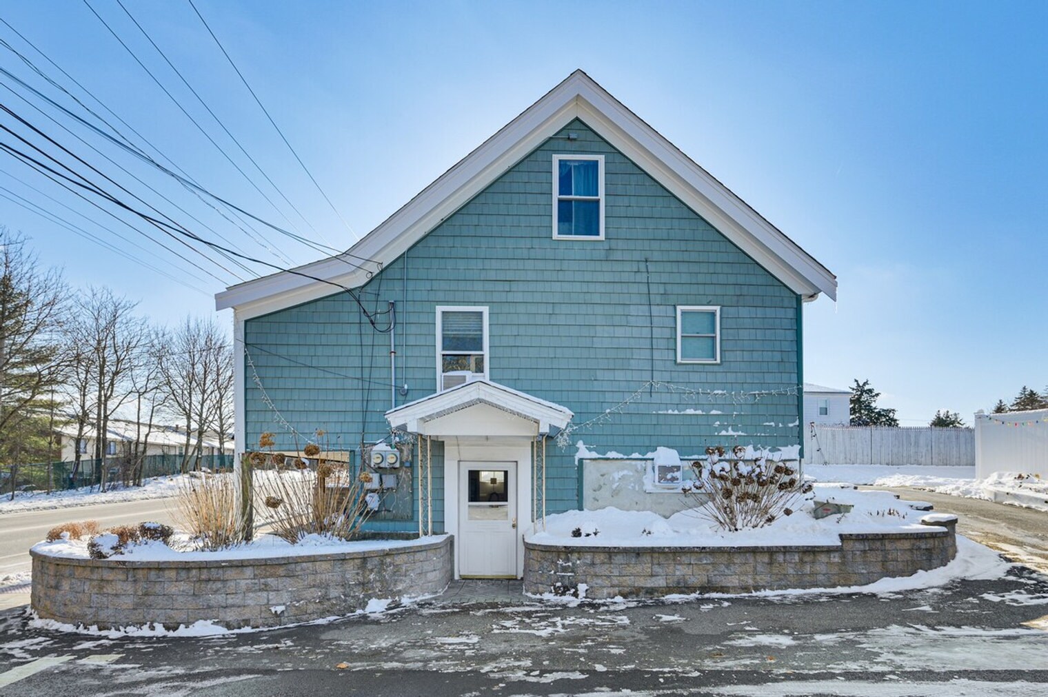 Building Photo - 815 Donata Rd