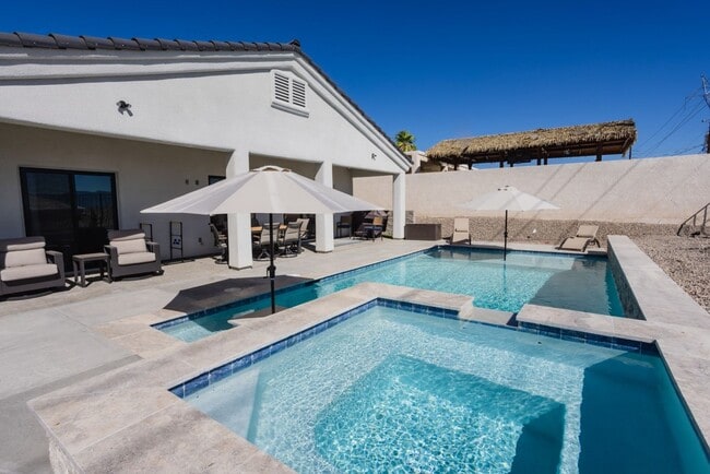 Building Photo - VR - 881 Pueblo Dr