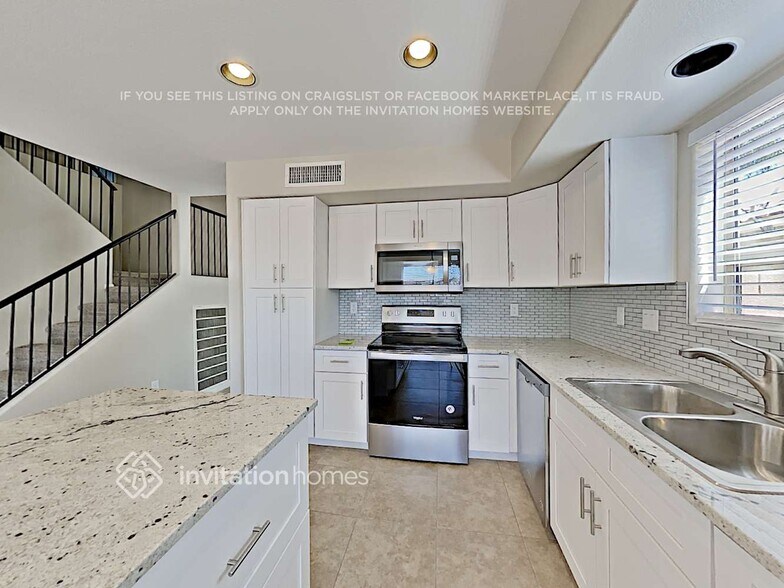 Building Photo - 12319 W Medlock Dr