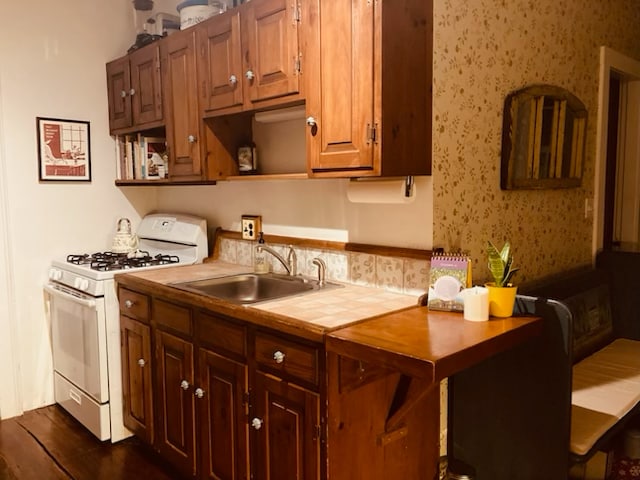 Building Photo - 1 Tyng St