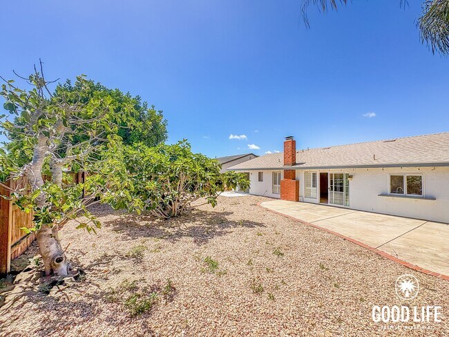 Building Photo - Spacious 3BD/2BA Home in Oceanside with Large Backyard, W/D & Attached 2-Car Garage