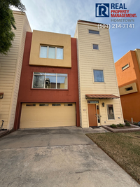 Building Photo - Luxury 3-Bed, 3-Bath Home with Rooftop Vie...