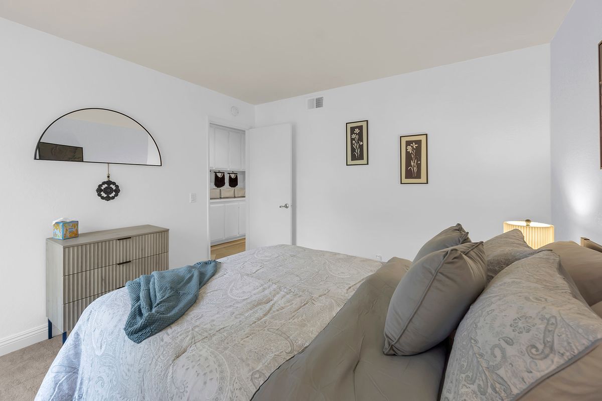 Building Photo - 25151 Via Playa