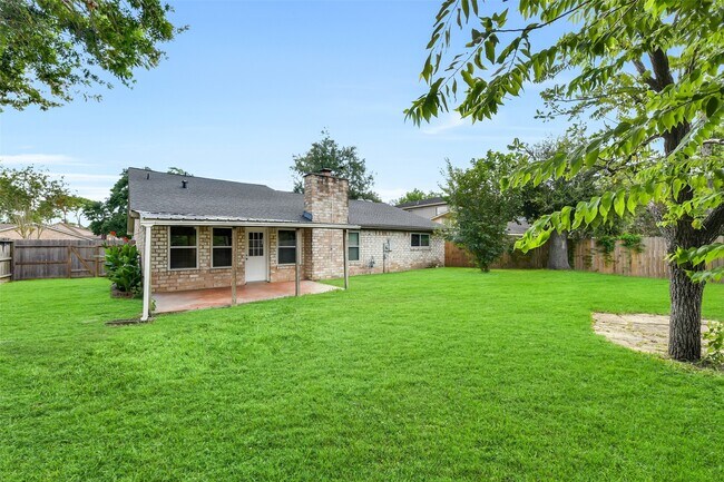 Building Photo - 11110 Sagecountry Dr
