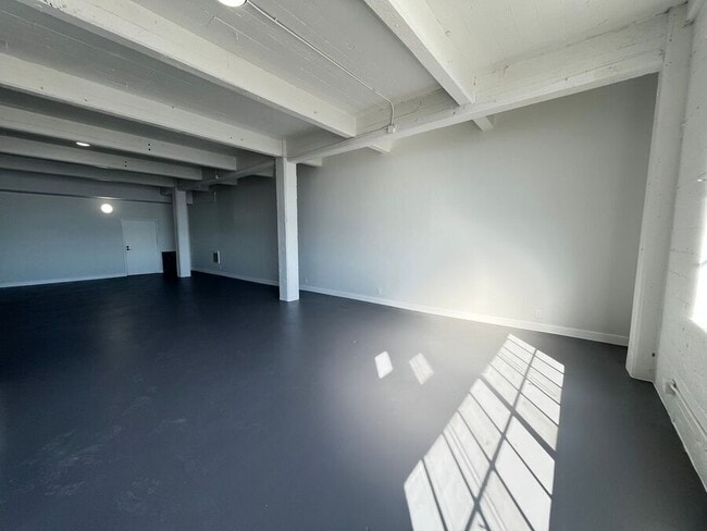 Building Photo - 1341 58th Ave