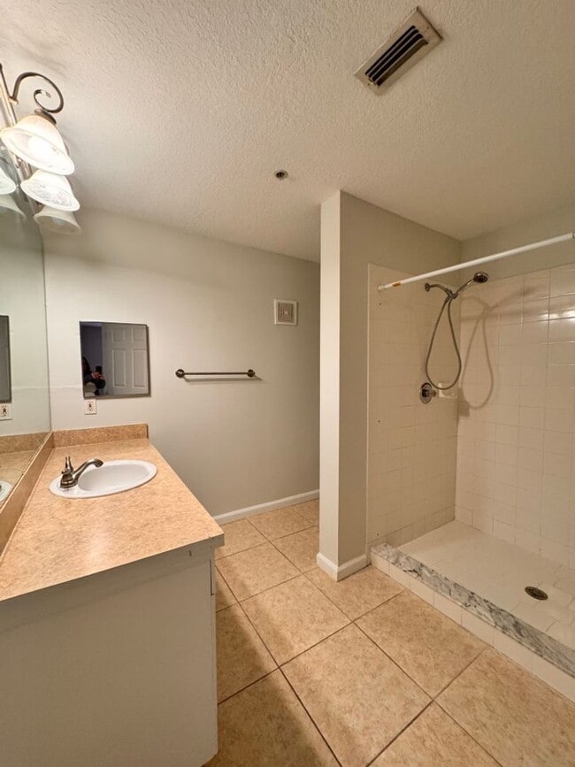 Building Photo - 3591 Kernan Blvd S