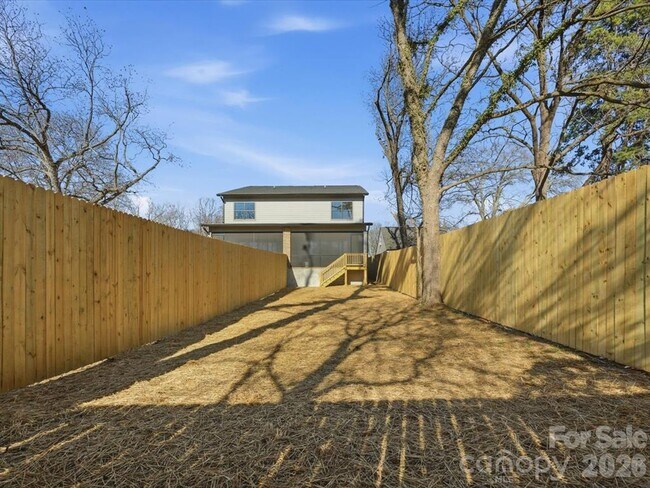 Building Photo - 431 W Peterson Dr