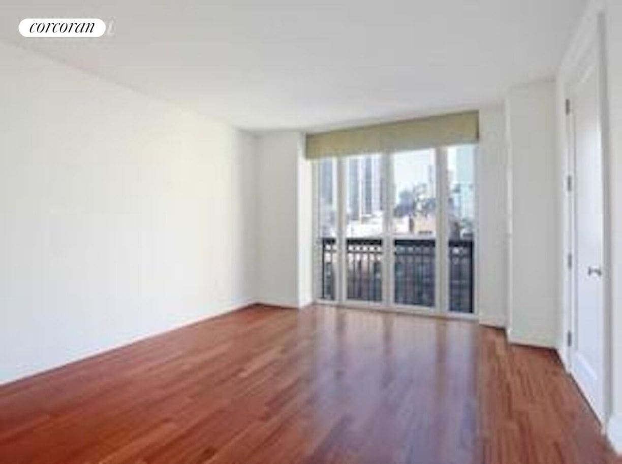 Building Photo - 400 E 51st St