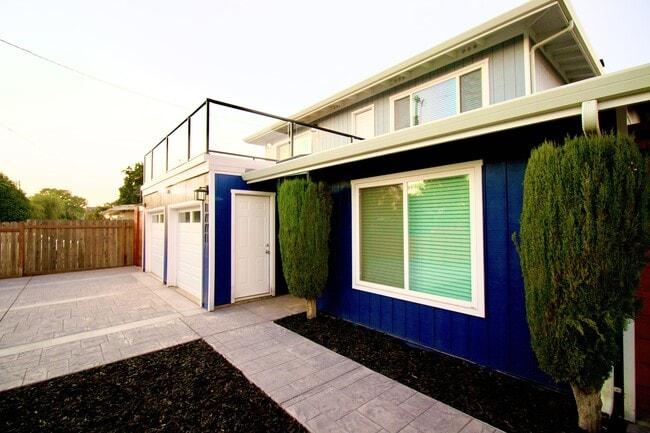 Building Photo - 1771 Tulane Ave