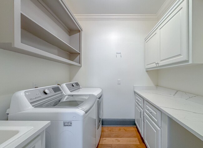 Building Photo - 3026 Gentilly St