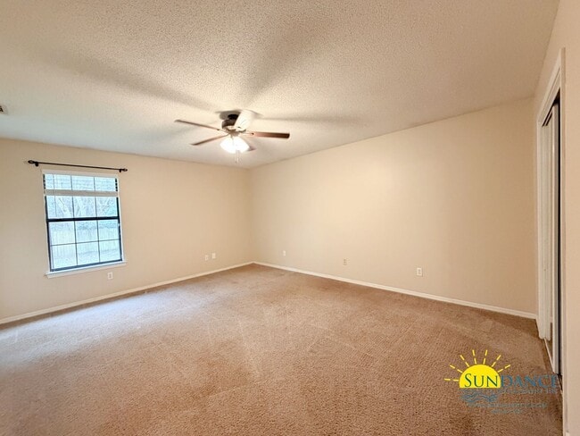 Building Photo - Bright & Open 3-Bedroom Home with great Floorplan in Mary Esther!