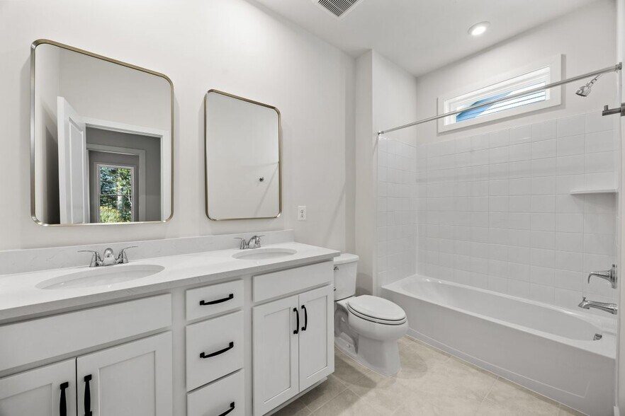 Building Photo - 104 Alabaster Ln