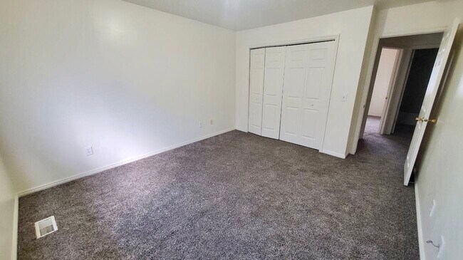 Building Photo - Kaysville #1