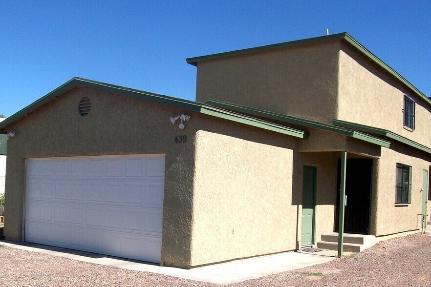 Unit #1 Entry - 439 E Linden St