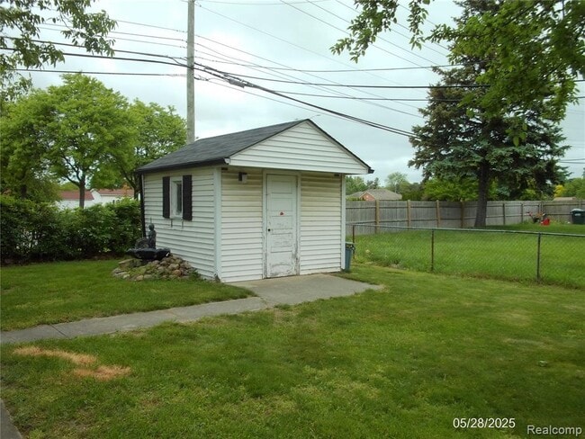 Building Photo - 36890 Weber Dr