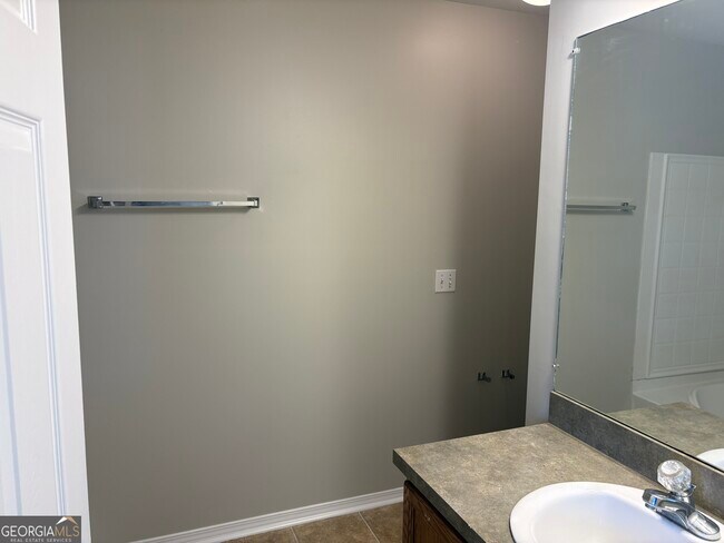 Building Photo - 119 Fairgreen St