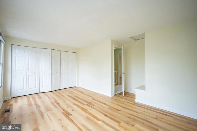 Building Photo - 2025 N Glebe Rd