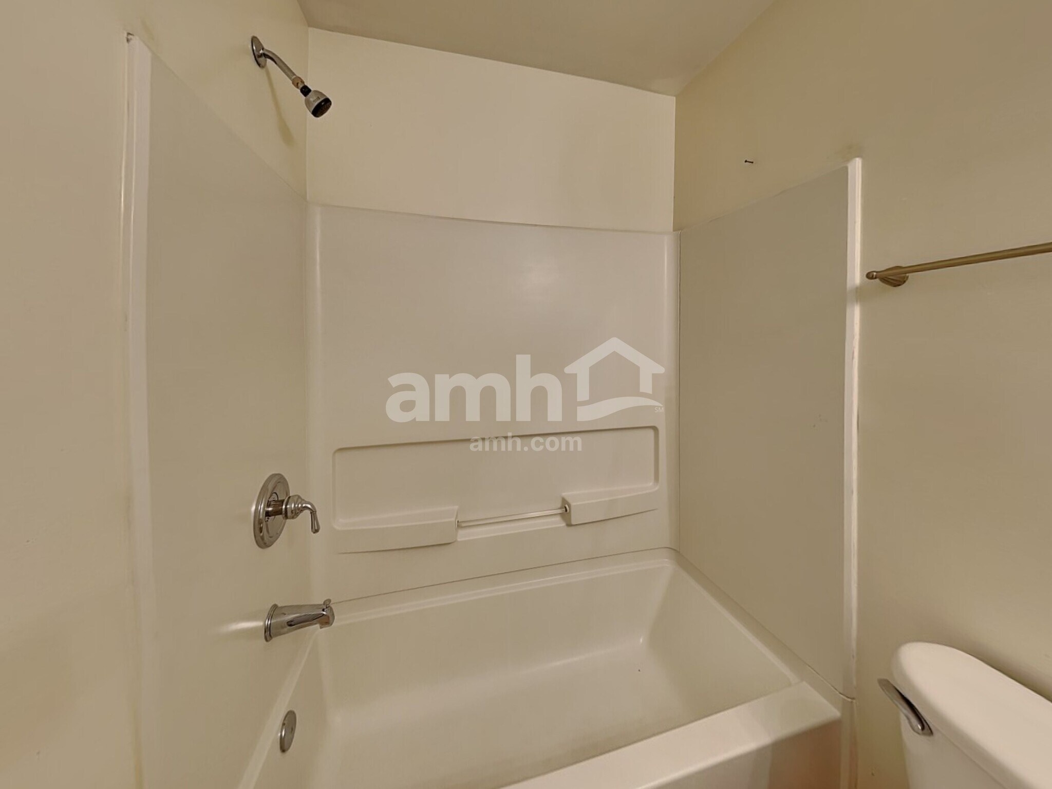 Building Photo - 325 Balaban Cir