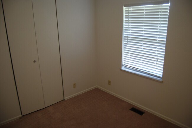 Building Photo - 7712 Colony-