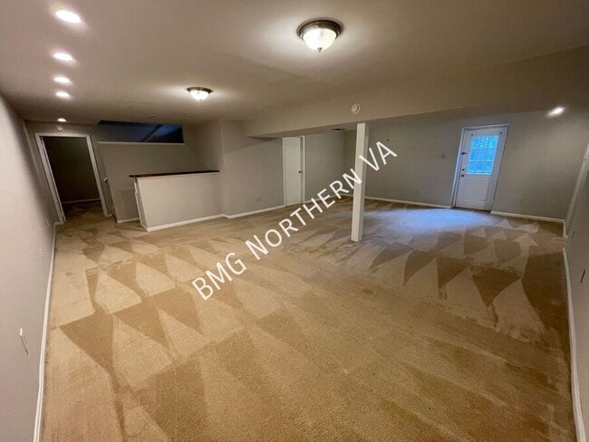 Building Photo - 1846 Clovermeadow Dr