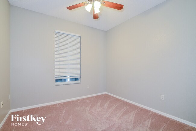 Building Photo - 533 Terranova Cir