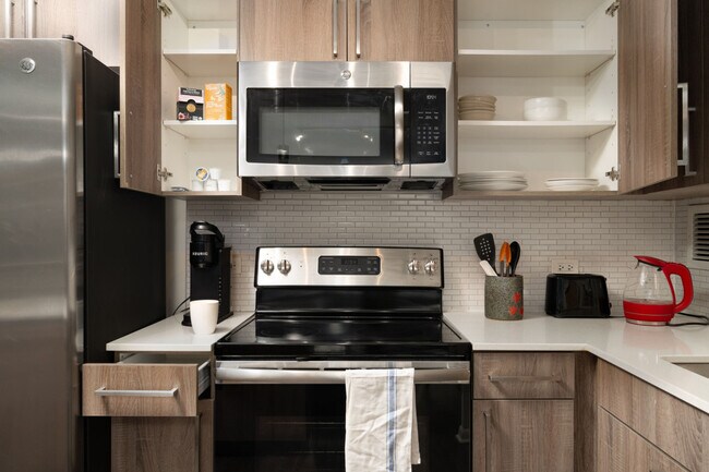 Building Photo - 901 S Ashland Ave