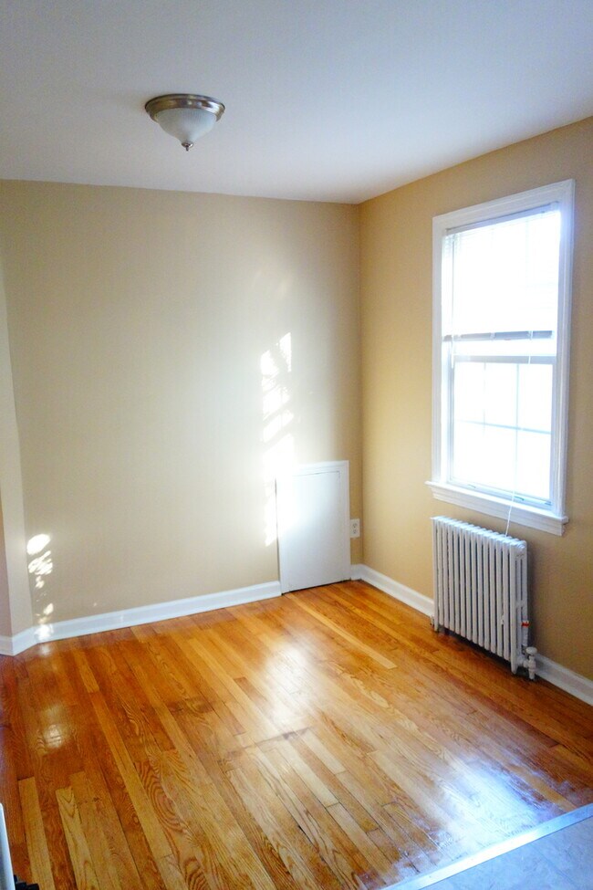 Building Photo - 8007 Garland Ave